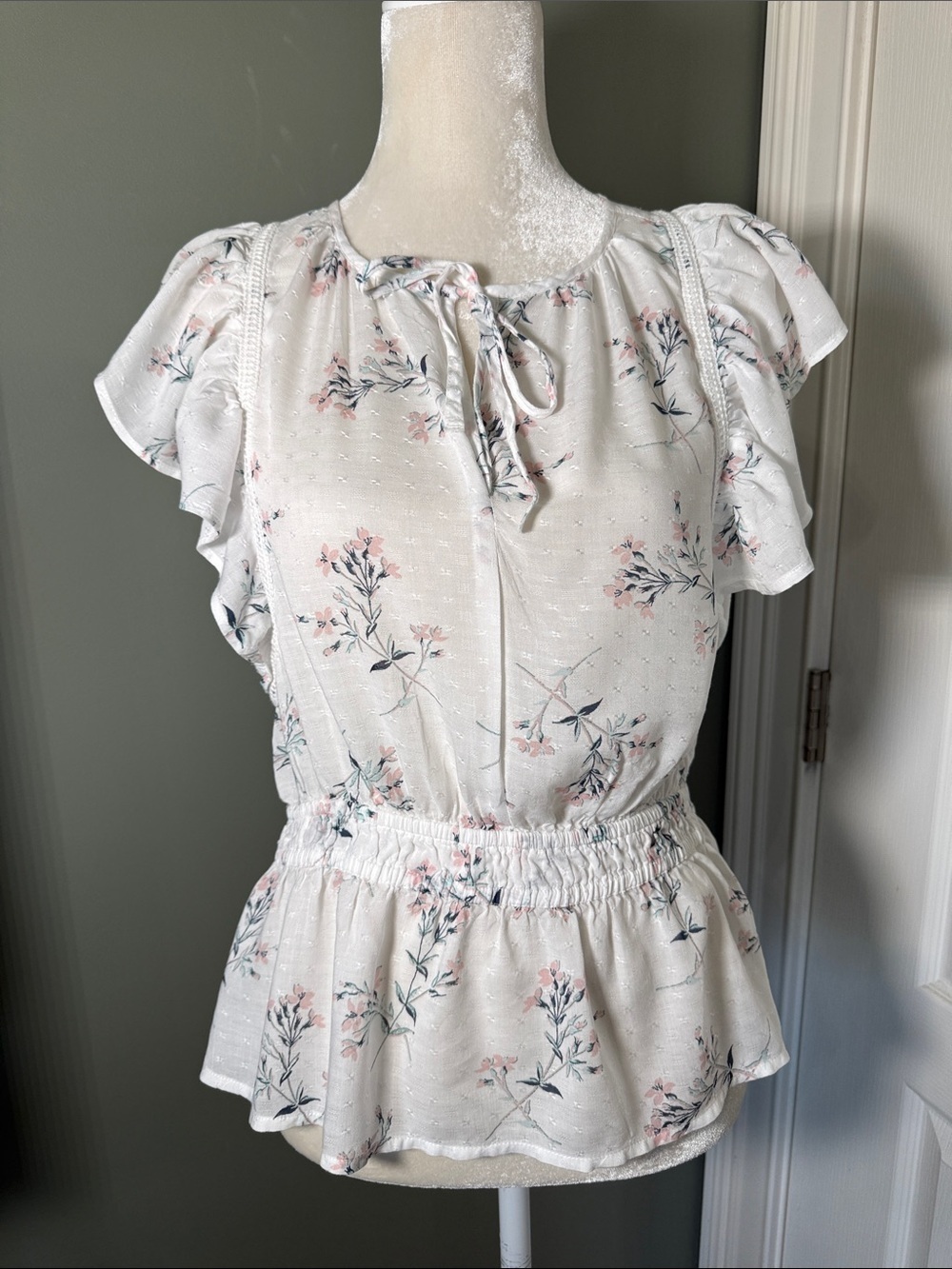 Lucky Brand Floral Peplum Top Flutter Sleeve Boho Cottagecore M - Picture 1 of 8